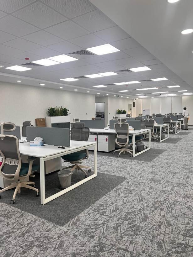 Nxsville open-plan workstation floor